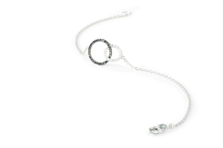 DIAMOND CIRCLE BRACELET