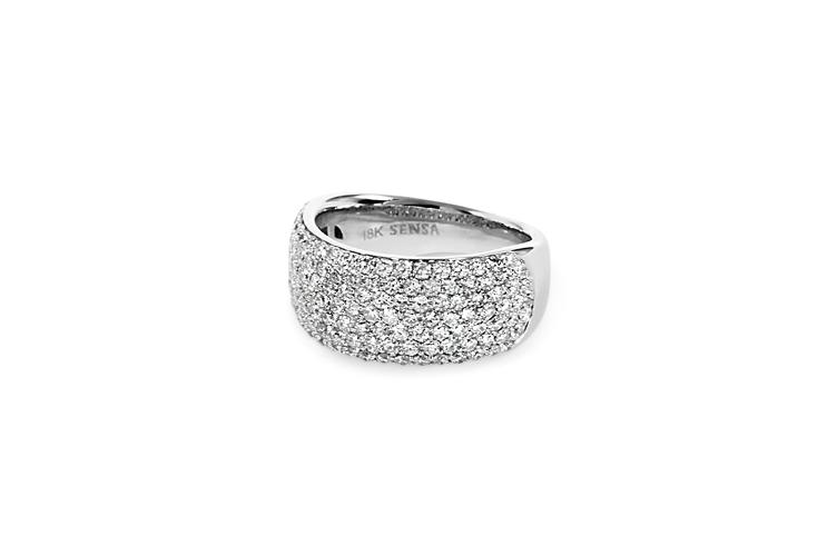 PAVÉ DIAMOND RING