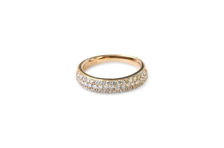 PAVÉ WHITE DIAMOND RING